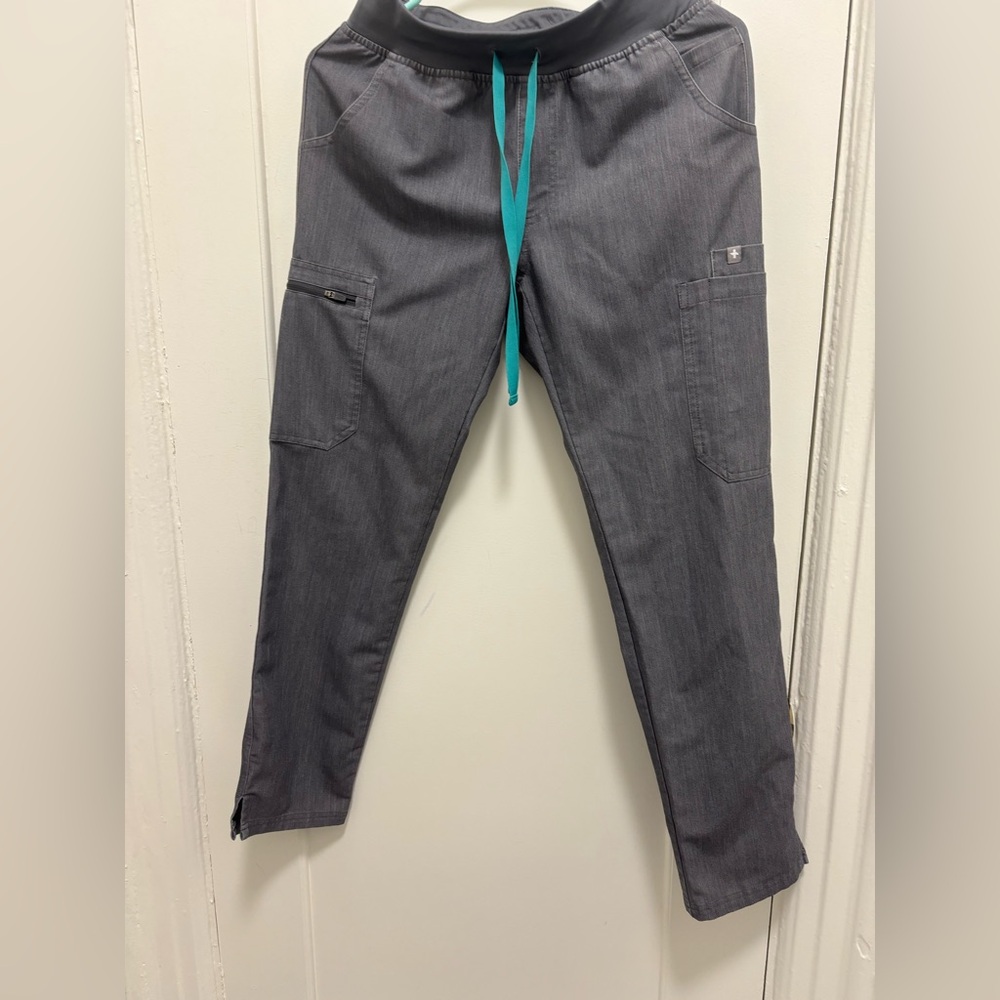 Figs women's Graphite Yola™ - Petite Skinny Scrub Pants 2.0 - XS - Petite
